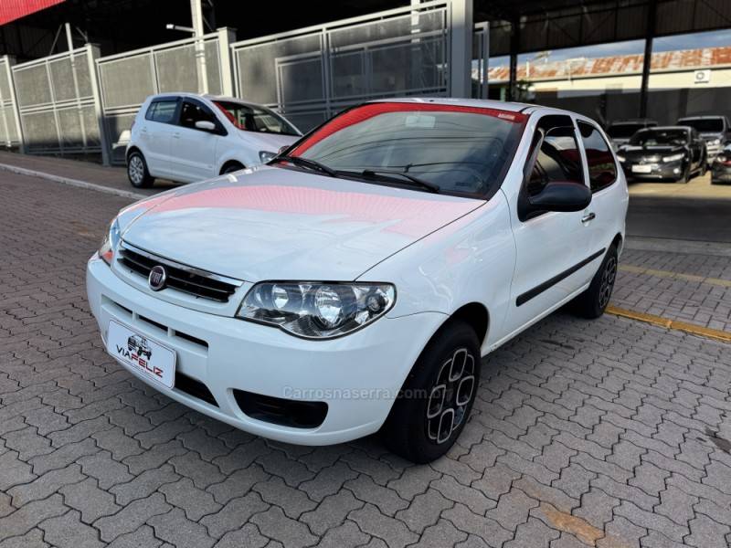 FIAT - PALIO - 2015/2016 - Branca - R$ 28.990,00