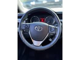 TOYOTA - COROLLA - 2016/2017 - Branca - R$ 94.990,00