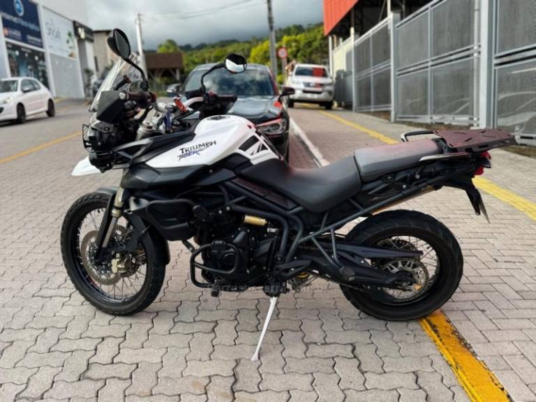 TRIUMPH - TIGER 800XC - 2012/2013 - Branca - R$ 41.990,00