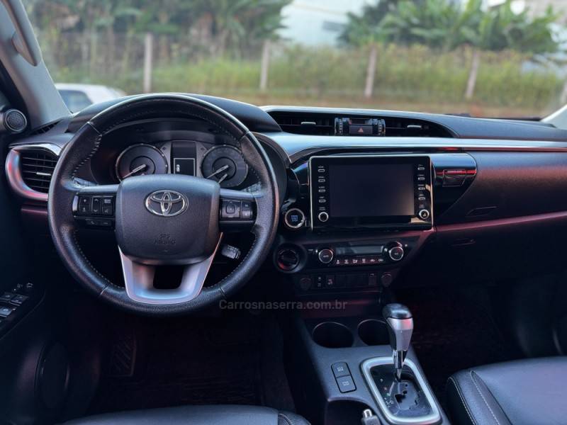 TOYOTA - HILUX - 2021/2021 - Cinza - R$ 224.990,00