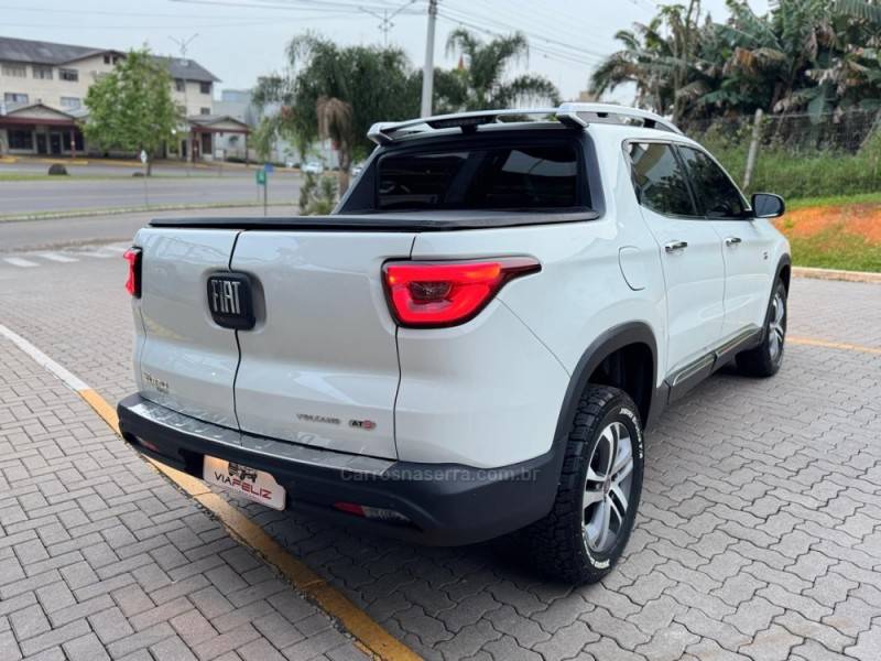 FIAT - TORO - 2017/2018 - Branca - R$ 114.990,00