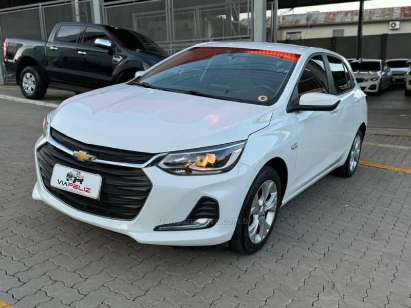 CHEVROLET - ONIX - 2021/2021 - Branca - R$ 87.990,00