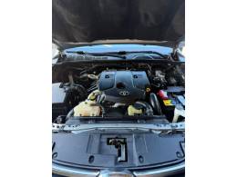 TOYOTA - HILUX - 2015/2016 - Prata - R$ 169.990,00