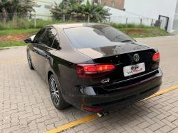 VOLKSWAGEN - JETTA - 2016/2017 - Preta - R$ 83.990,00