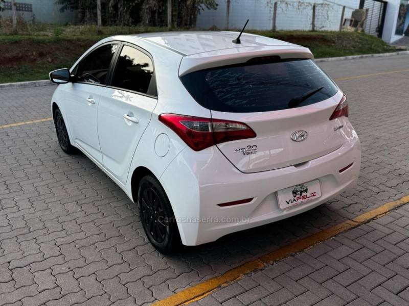 HYUNDAI - HB20 - 2014/2015 - Branca - R$ 51.990,00