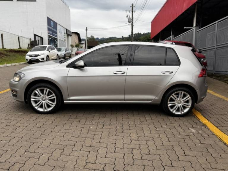 VOLKSWAGEN - GOLF - 2016/2017 - Prata - R$ 84.990,00