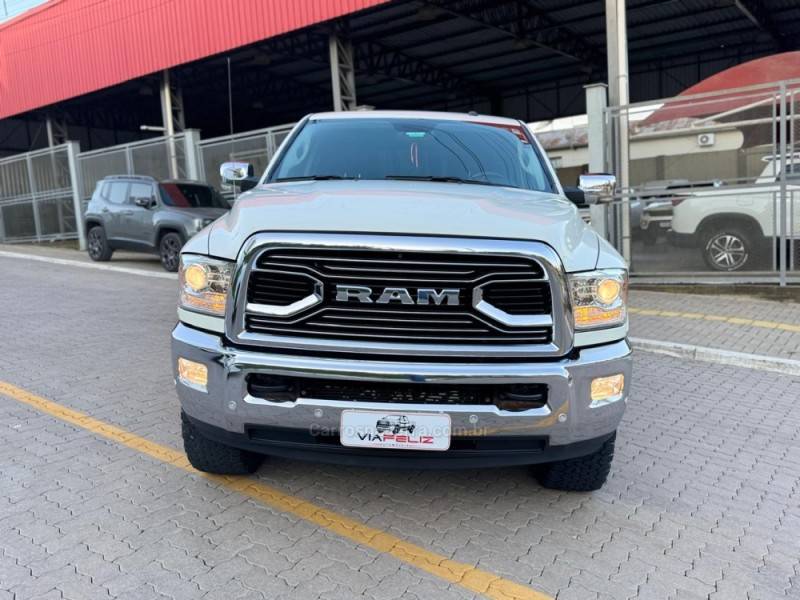 DODGE - RAM - 2018/2018 - Branca - R$ 299.990,00