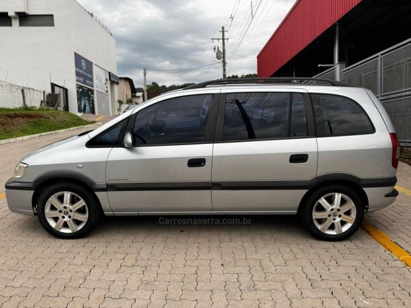 CHEVROLET - ZAFIRA - 2008/2009 - Prata - R$ 37.990,00