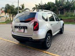 RENAULT - DUSTER - 2017/2018 - Preta - R$ 69.990,00