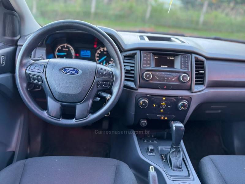 FORD - RANGER - 2018/2018 - Prata - R$ 134.990,00