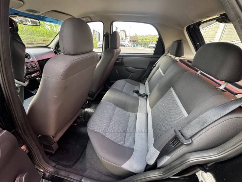 CHEVROLET - CELTA - 2011/2012 - Preta - R$ 33.990,00