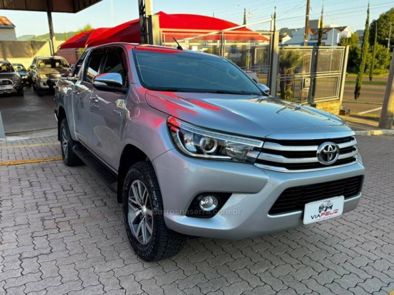 TOYOTA - HILUX - 2016/2016 - Prata - R$ 179.990,00