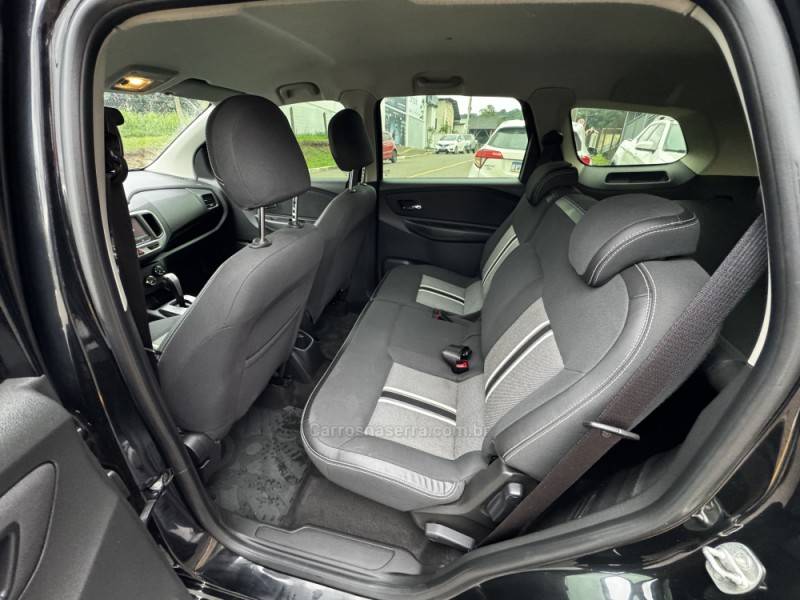 CHEVROLET - SPIN - 2016/2017 - Preta - R$ 65.990,00