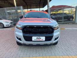 FORD - RANGER - 2017/2018 - Prata - R$ 132.990,00