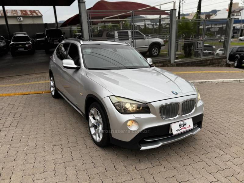 BMW - X1 - 2010/2011 - Prata - R$ 74.990,00