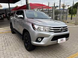 TOYOTA - HILUX - 2015/2016 - Prata - R$ 169.990,00