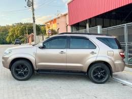 TOYOTA - HILUX SW4 - 2008/2009 - Bege - R$ 118.990,00