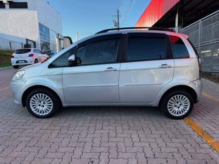 FIAT - IDEA - 2014/2015 - Prata - R$ 42.990,00