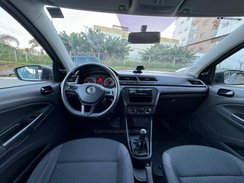 VOLKSWAGEN - VOYAGE - 2021/2022 - Prata - R$ 65.990,00