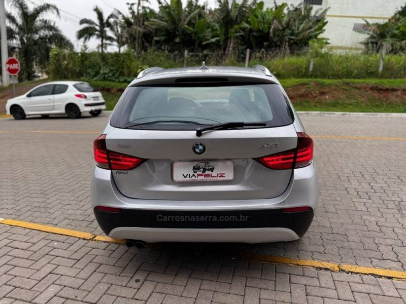 BMW - X1 - 2010/2011 - Prata - R$ 74.990,00