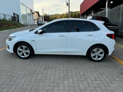 CHEVROLET - ONIX - 2021/2021 - Branca - R$ 87.990,00