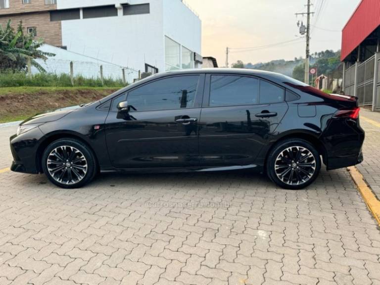 TOYOTA - COROLLA - 2021/2022 - Preta - R$ 144.990,00