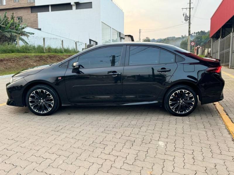 TOYOTA - COROLLA - 2021/2022 - Preta - R$ 144.990,00