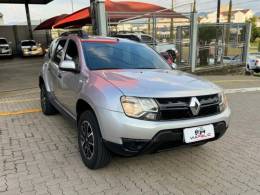 RENAULT - DUSTER - 2017/2018 - Preta - R$ 69.990,00