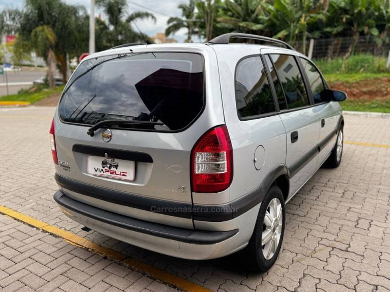 CHEVROLET - ZAFIRA - 2008/2009 - Prata - R$ 37.990,00