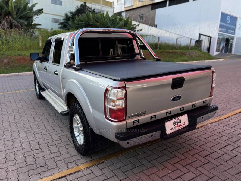FORD - RANGER - 2010/2011 - Prata - R$ 64.990,00