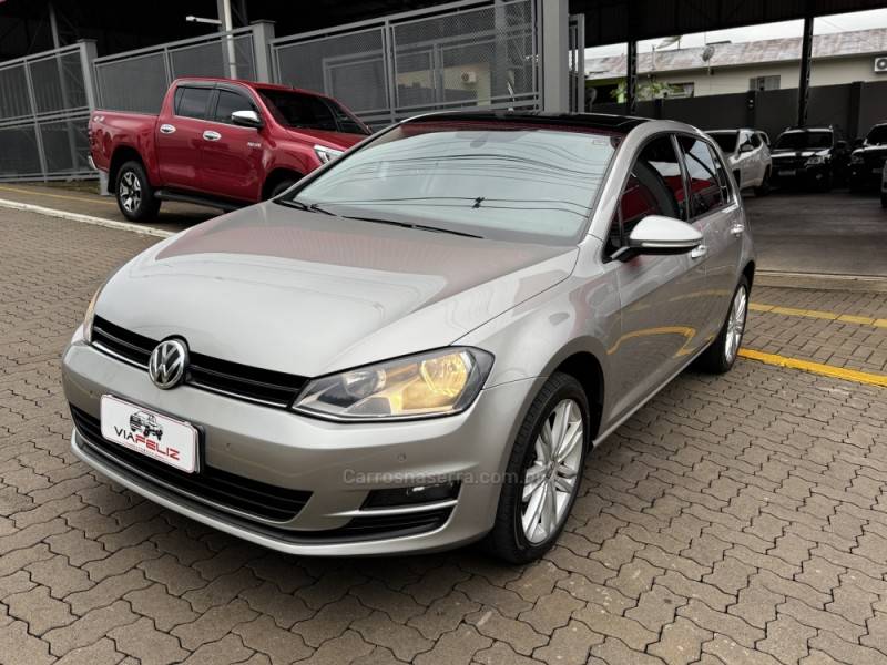 VOLKSWAGEN - GOLF - 2016/2017 - Prata - R$ 84.990,00