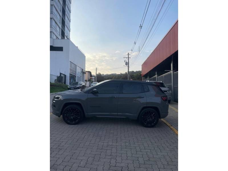 JEEP - COMPASS - 2021/2022 - Cinza - R$ 157.990,00