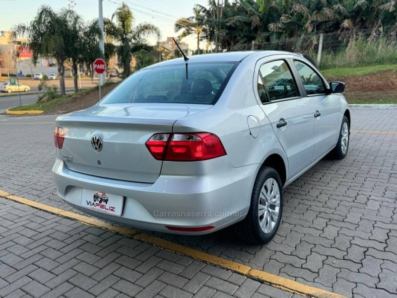 VOLKSWAGEN - VOYAGE - 2021/2022 - Prata - R$ 65.990,00