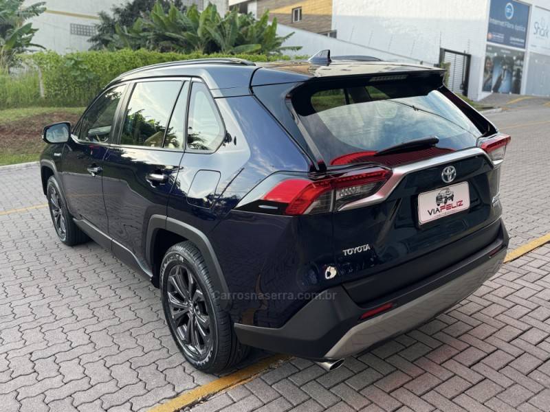 TOYOTA - RAV4 - 2022/2022 - Azul - R$ 219.990,00