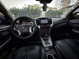 MITSUBISHI - L200 TRITON - 2021/2022 - Cinza - R$ 199.990,00