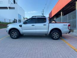 FORD - RANGER - 2017/2018 - Prata - R$ 132.990,00