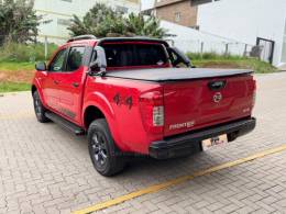 NISSAN - FRONTIER - 2021/2022 - Vermelha - R$ 174.990,00