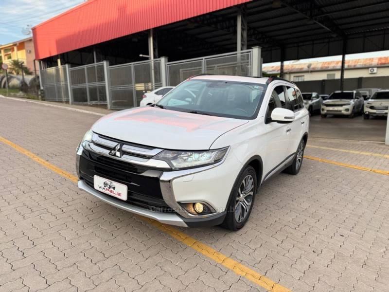 MITSUBISHI - OUTLANDER - 2015/2016 - Branca - R$ 129.990,00