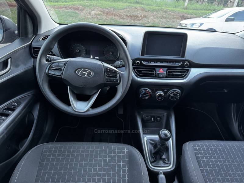 HYUNDAI - HB20 - 2022/2023 - Cinza - R$ 68.990,00