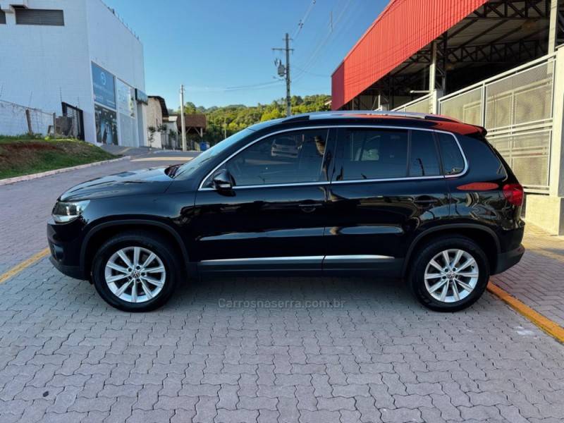 VOLKSWAGEN - TIGUAN - 2013/2014 - Preta - R$ 74.990,00