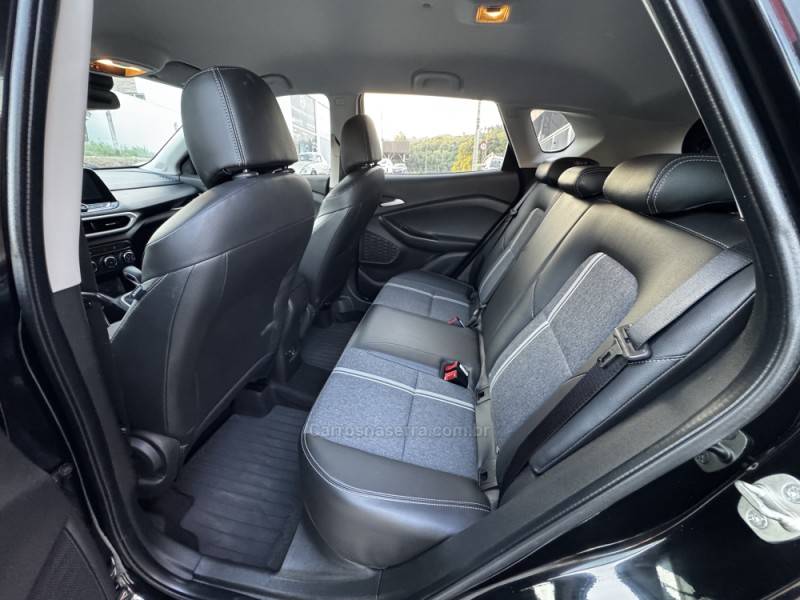 CHEVROLET - TRACKER - 2022/2023 - Preta - R$ 114.990,00