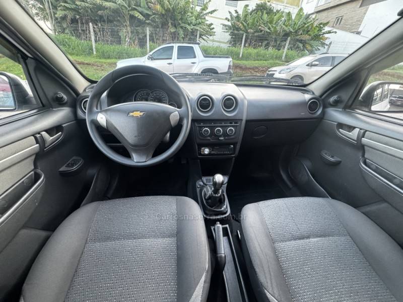 CHEVROLET - CELTA - 2013/2014 - Branca - R$ 36.990,00