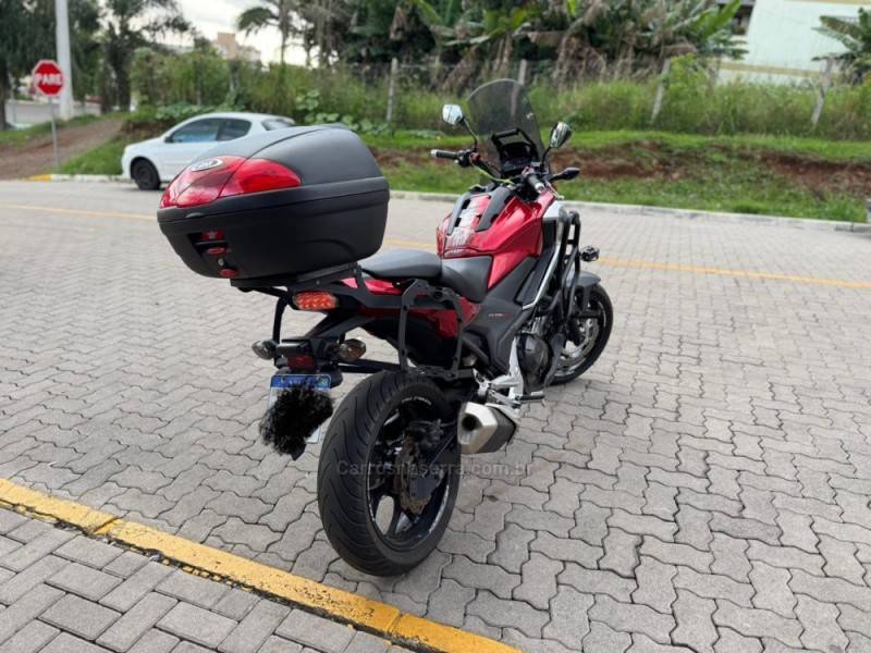 HONDA - NC 750X - 2017/2018 - Vermelha - R$ 42.990,00