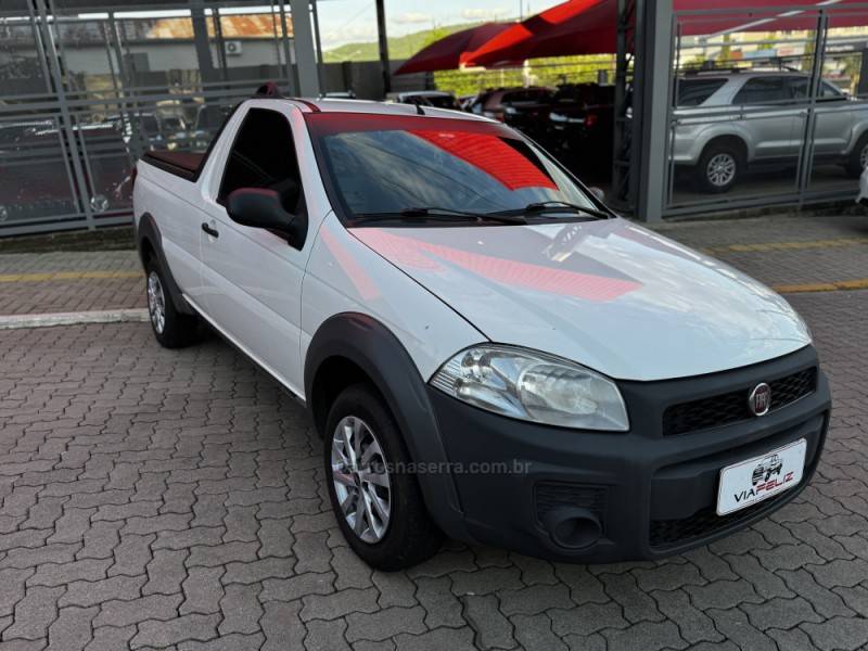 FIAT - STRADA - 2017/2018 - Branca - R$ 57.990,00