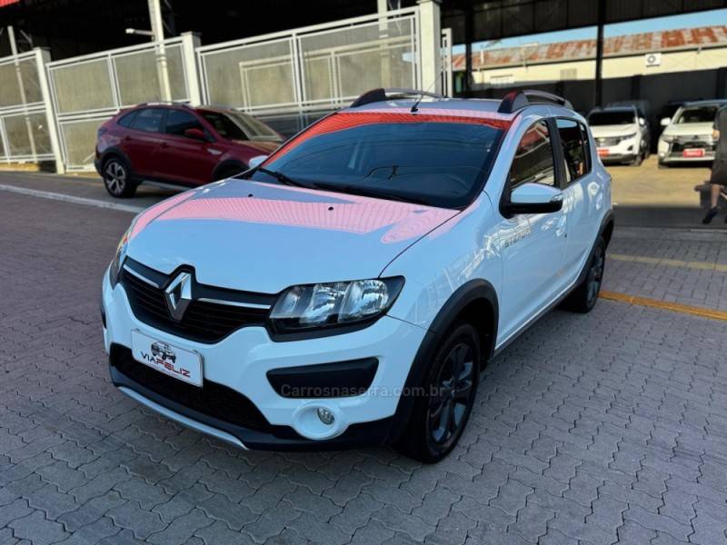 RENAULT - SANDERO - 2014/2015 - Branca - R$ 46.990,00