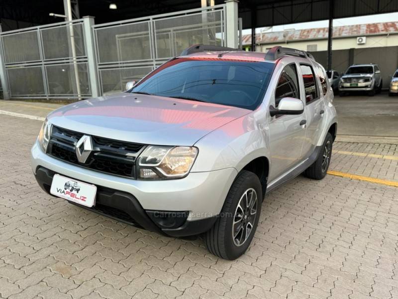 RENAULT - DUSTER - 2017/2018 - Preta - R$ 69.990,00