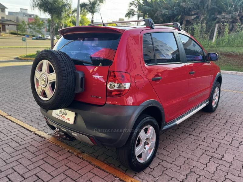 VOLKSWAGEN - CROSSFOX - 2009/2010 - Vermelha - R$ 39.990,00