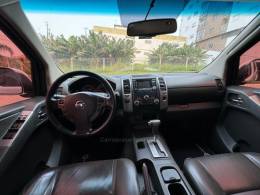 NISSAN - FRONTIER - 2013/2014 - Branca - R$ 109.990,00