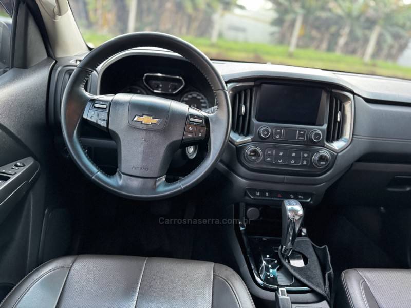 CHEVROLET - S10 - 2022/2023 - Branca - R$ 209.990,00