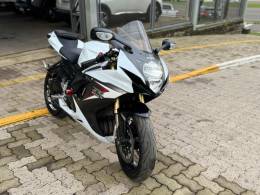 SUZUKI - GSX - 2014/2015 - Branca - R$ 54.990,00